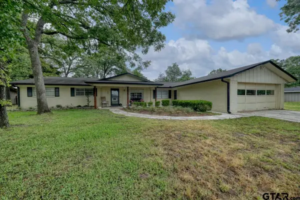 249 E Hideaway Ln, Hideaway, TX 75771