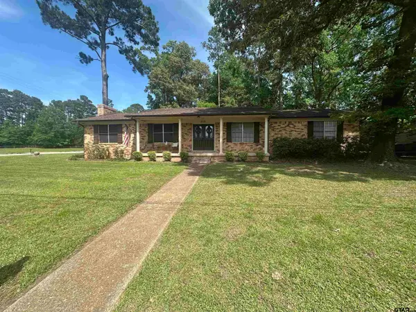 902 Pine Cove, Jacksonville, TX 75766