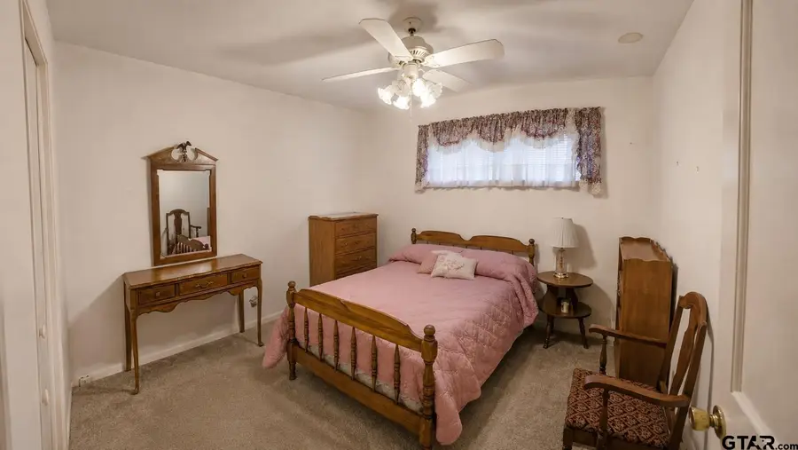 1911 Sterling Dr, Tyler, TX 75701 - #2