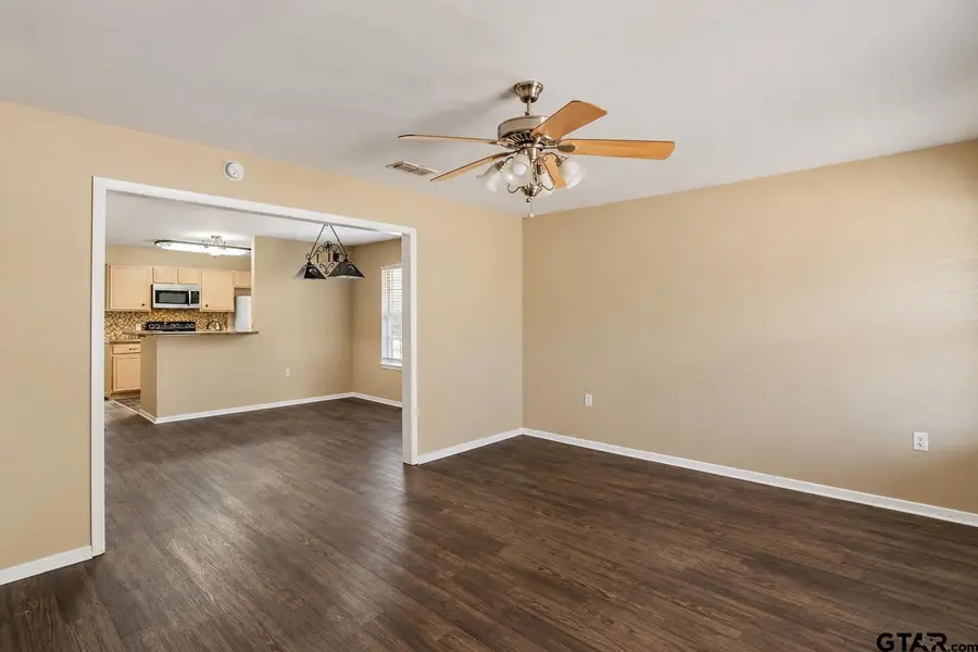 211 Willowbrook Ln, Whitehouse, TX 75791 - #3