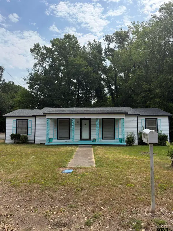 1012 Harmon Dr, Longview, TX 75602