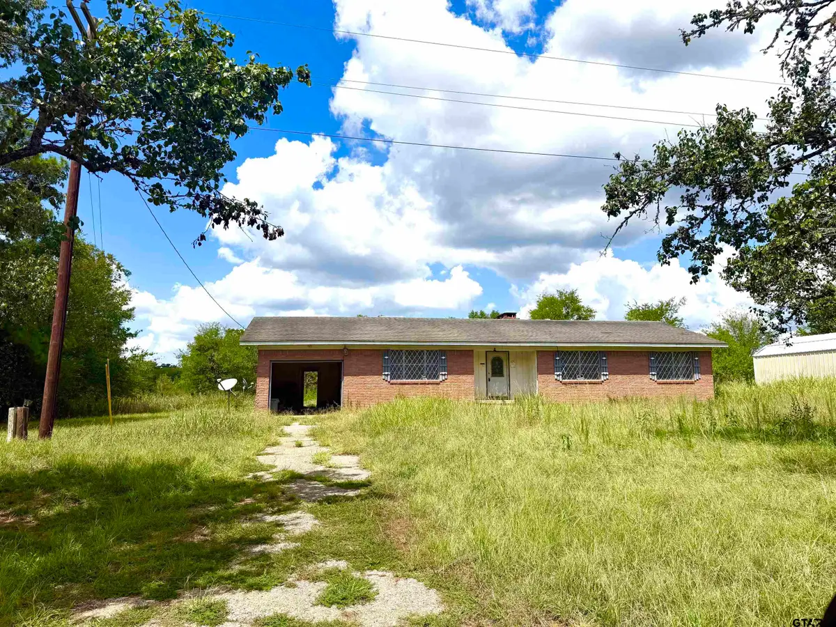 215 E Henderson St, Reklaw, TX 75784 - #1