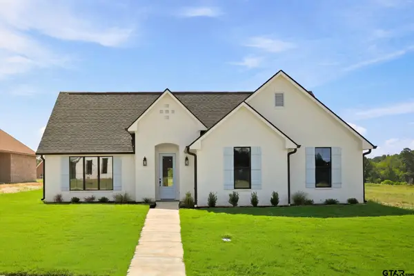 155 Roy Pace Dr, Gladewater, TX 75647
