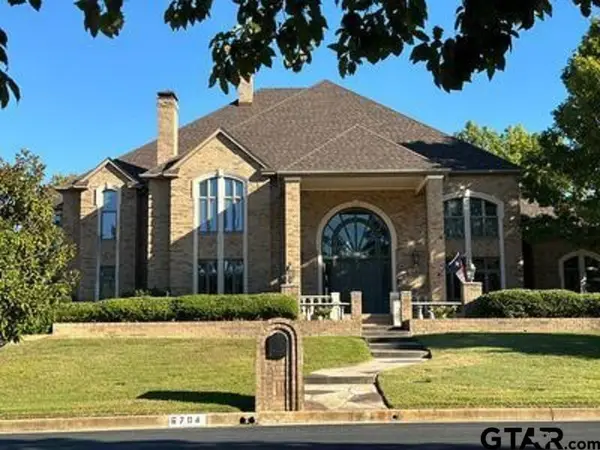 6704 Hollytree Circle, Tyler, TX 75703