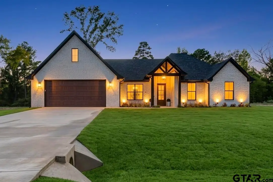 404 Small Oaks Road, Kilgore, TX 75662 - #1