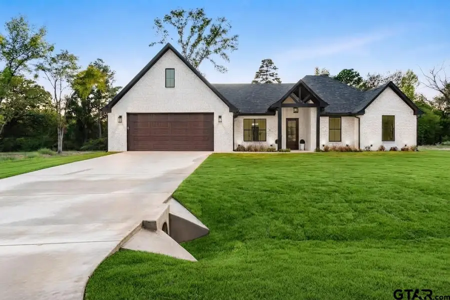 404 Small Oaks Road, Kilgore, TX 75662 - #2