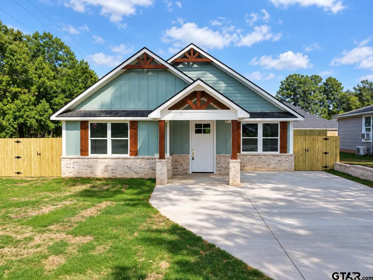2921 N Border Ave, Tyler, TX 75702 - #1