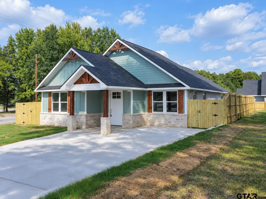 2921 N Border Ave, Tyler, TX 75702 - #2