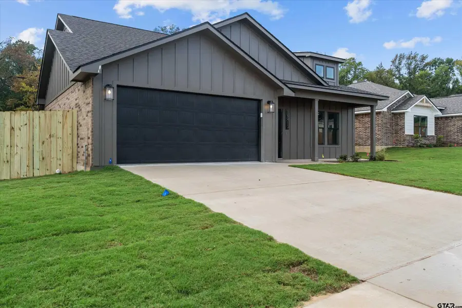 16410 Crossing Circle, Lindale, TX 75771 - #2