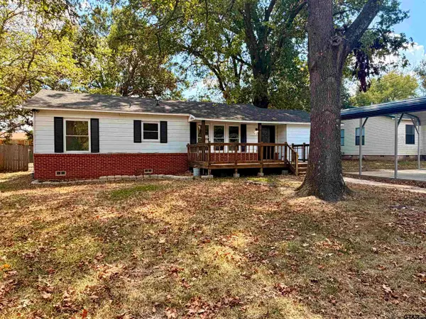 304 Redbud Lane, Mount Pleasant, TX 75455