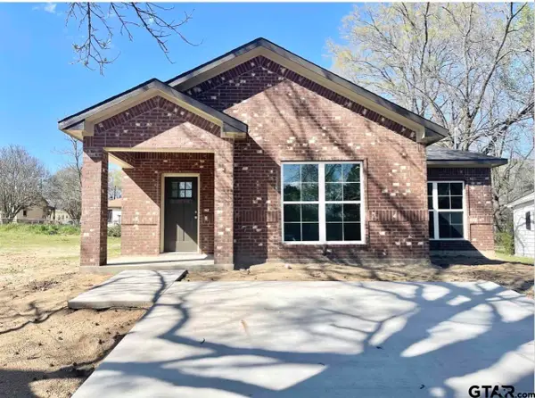 423 Park, Daingerfield, TX 75638