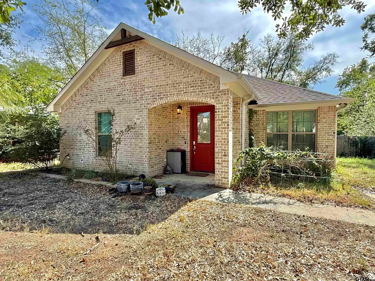 2202 Woodlawn St, Tyler, TX 75702 - #1