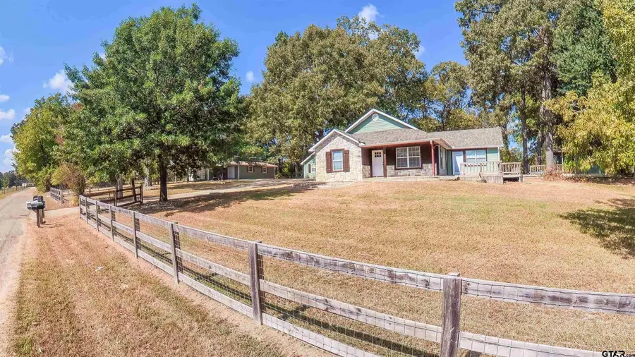 237 Lakeview Circle, Jefferson, TX 75657 - #2