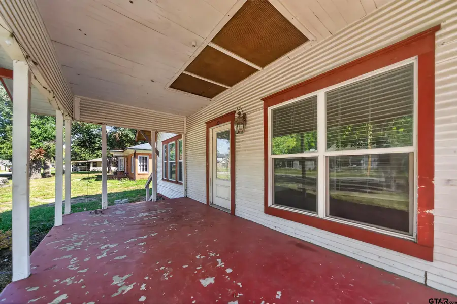 201 N Henry Street, Lindale, TX 75771 - #3