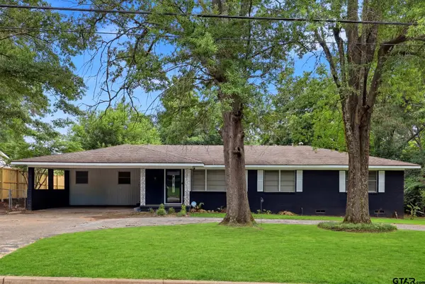 210 E Center St, White Oak, TX 75693
