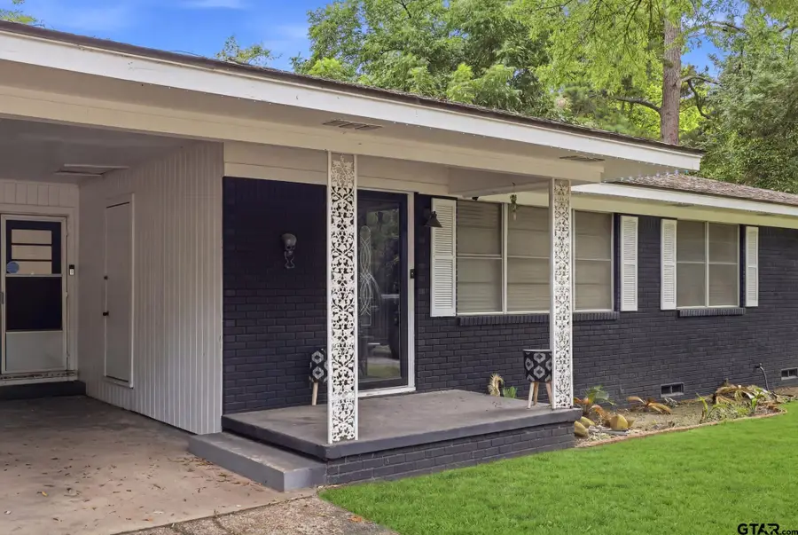 210 E Center St, White Oak, TX 75693 - #2