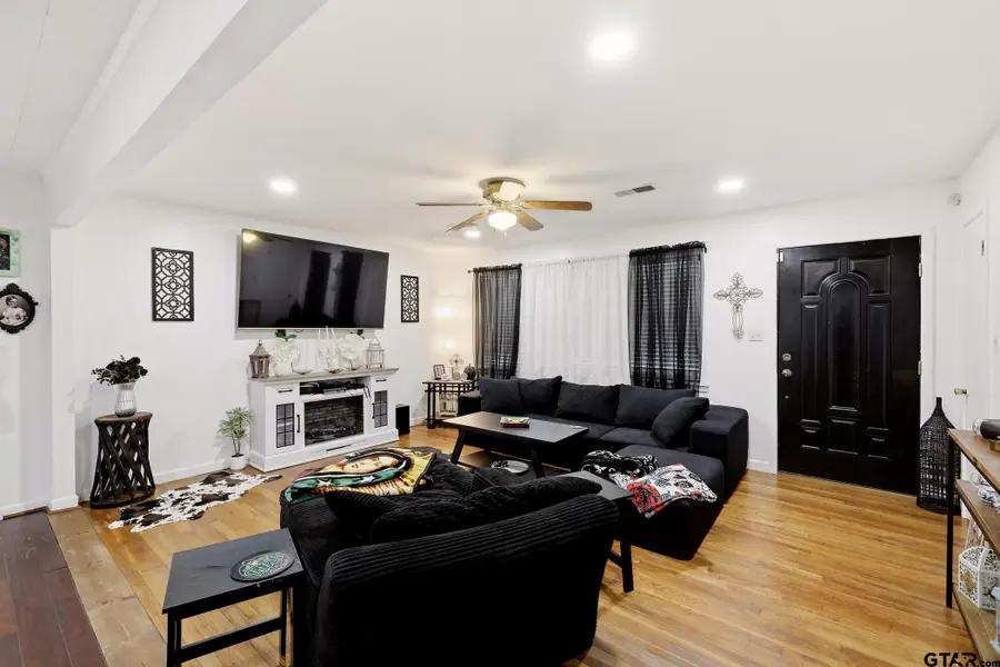 210 E Center St, White Oak, TX 75693 - #3