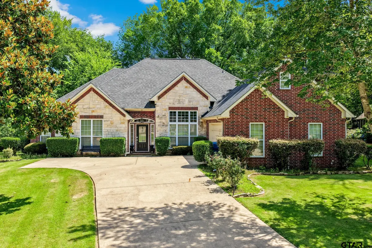 910 Holly Hill Ln, Mount Pleasant, TX 75455 - #1