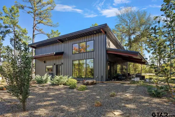 434 E Main St, Reklaw, TX 75784