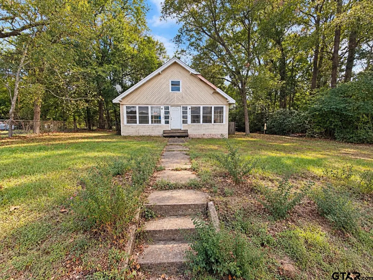 2412 E Houston St, Marshall, TX 75672 - #1