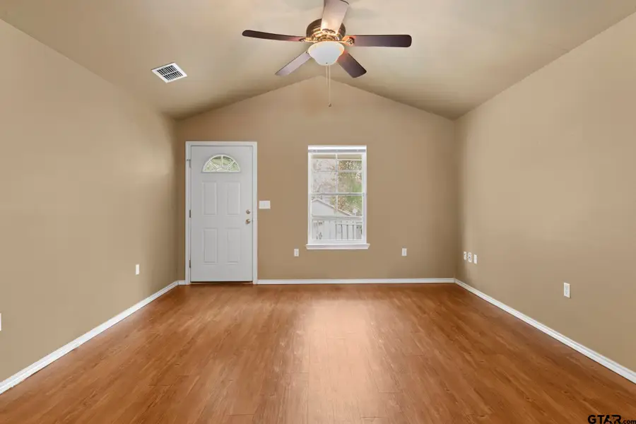 205 Lomond Ave, Longview, TX 75601 - #3