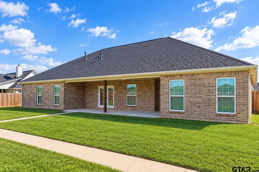 1005 Stone Bridge St, Mount Pleasant, TX 75455 - #2