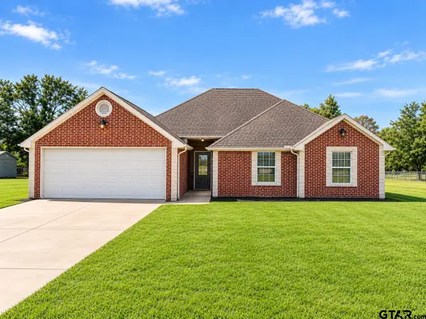 2927 Old Paris Rd, Mt Pleasant, TX 75455