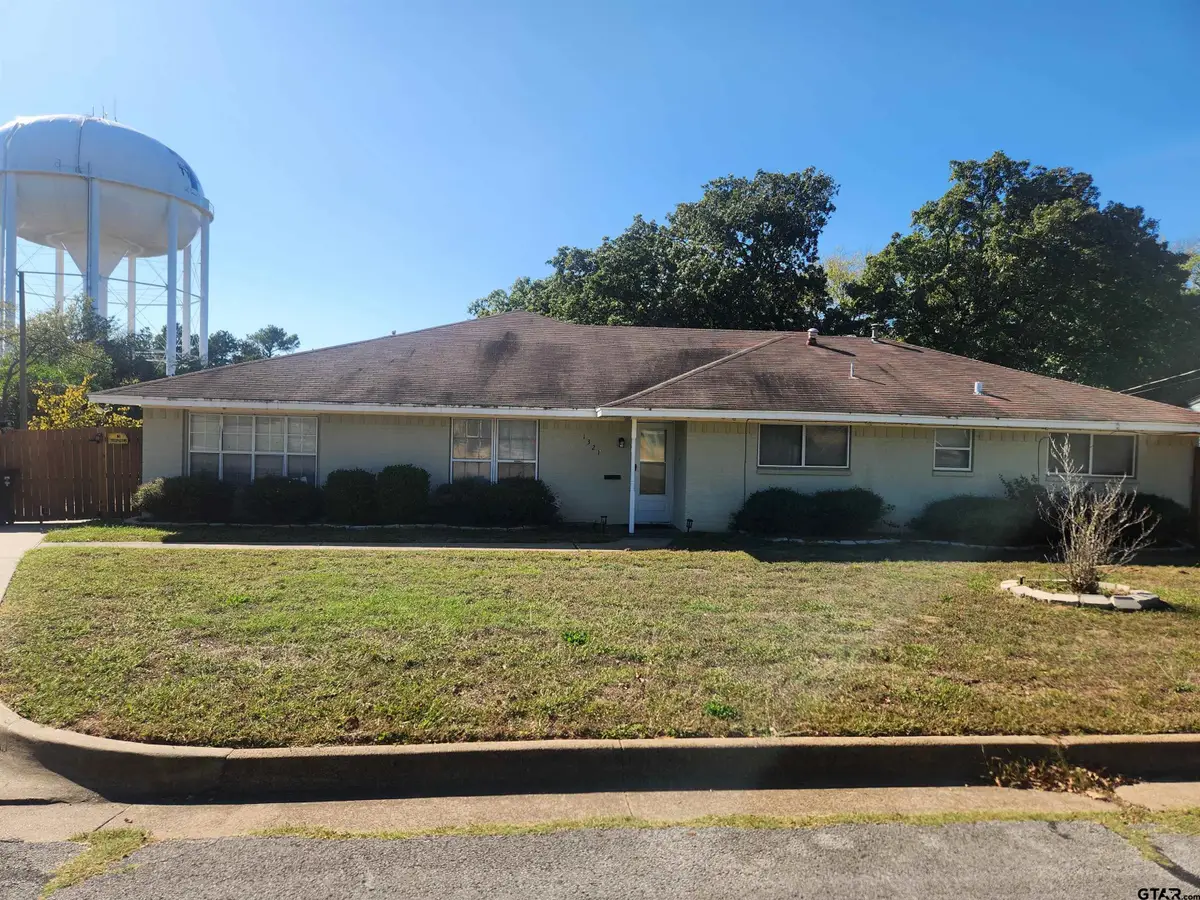1321 S Lenox Ave, Tyler, TX 75701 - #1