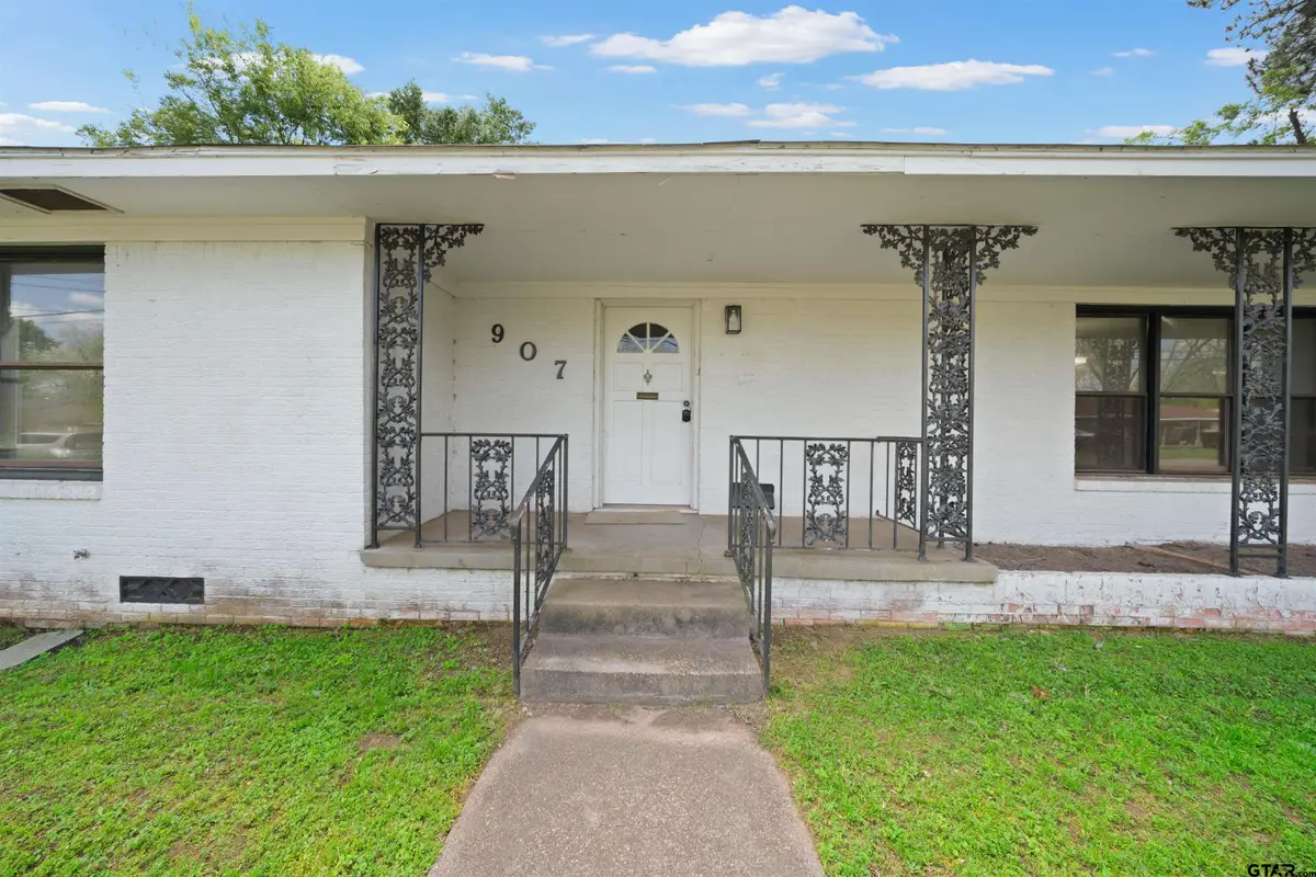 907 Henderson St., Jacksonville, TX 75766 - #1