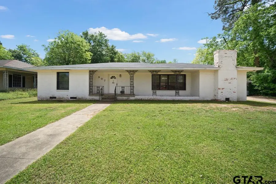 907 Henderson St., Jacksonville, TX 75766 - #2