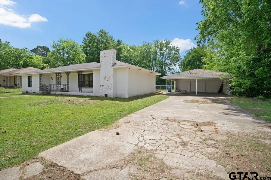 907 Henderson St., Jacksonville, TX 75766 - #3