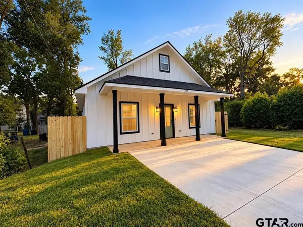 802 W Nelson St, Longview, TX 75601