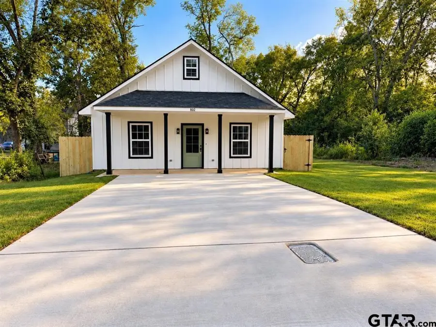 802 W Nelson St, Longview, TX 75601 - #2