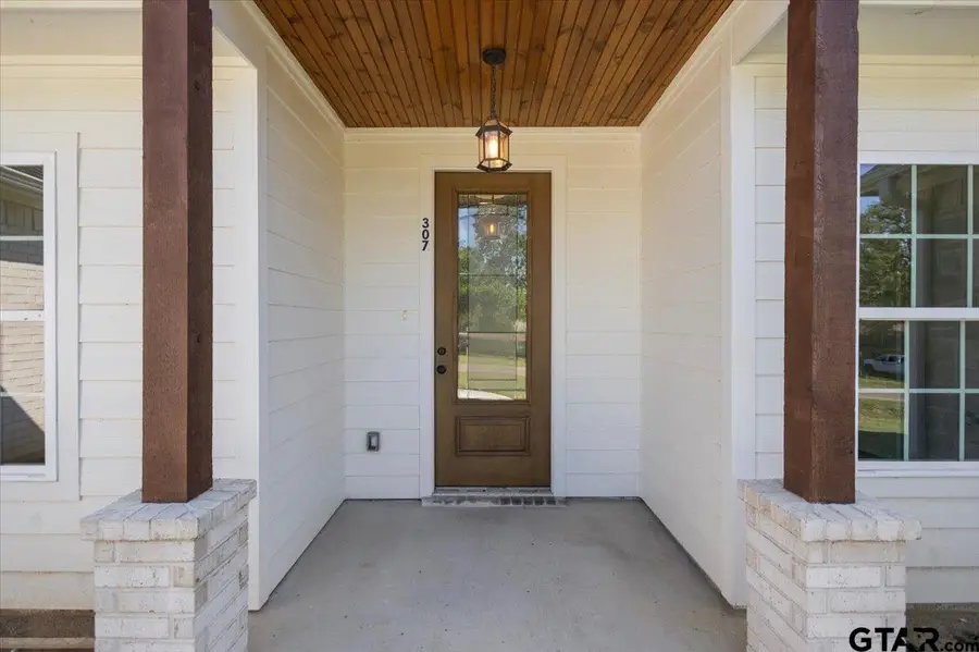 307 Windridge Dr., Whitehouse, TX 75791 - #2