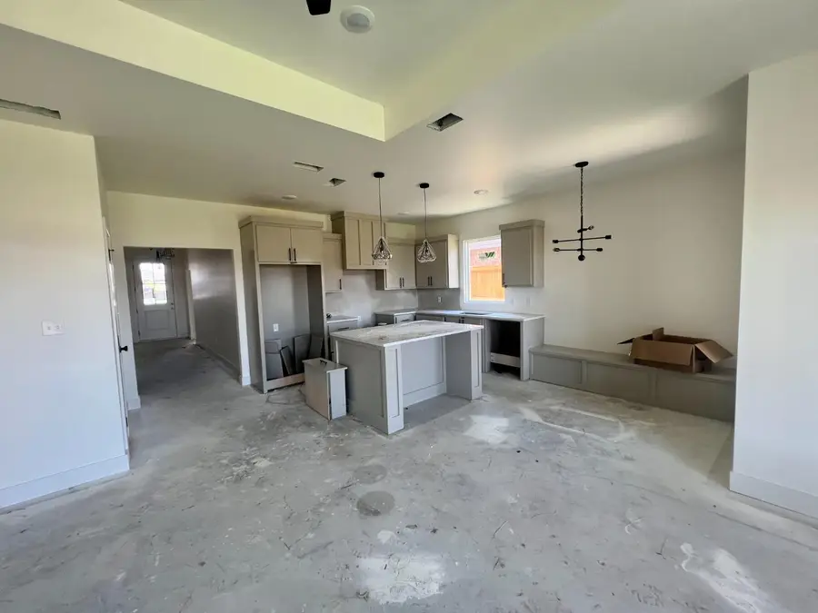 1019 N Grover Avenue, Lubbock, TX 79416 - #3