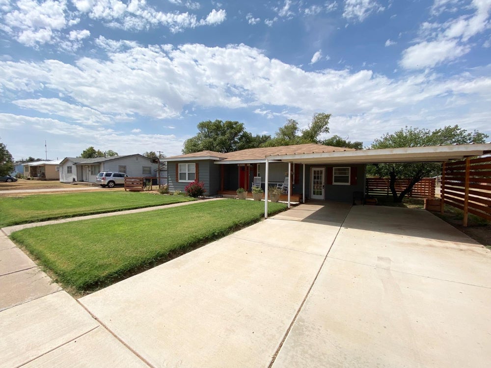 311 Ave J, Abernathy, TX 79311 BHGRE