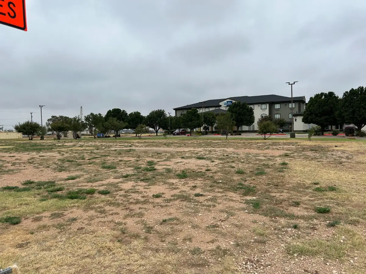 202 N College Avenue, Levelland, TX 79336 - Image #1