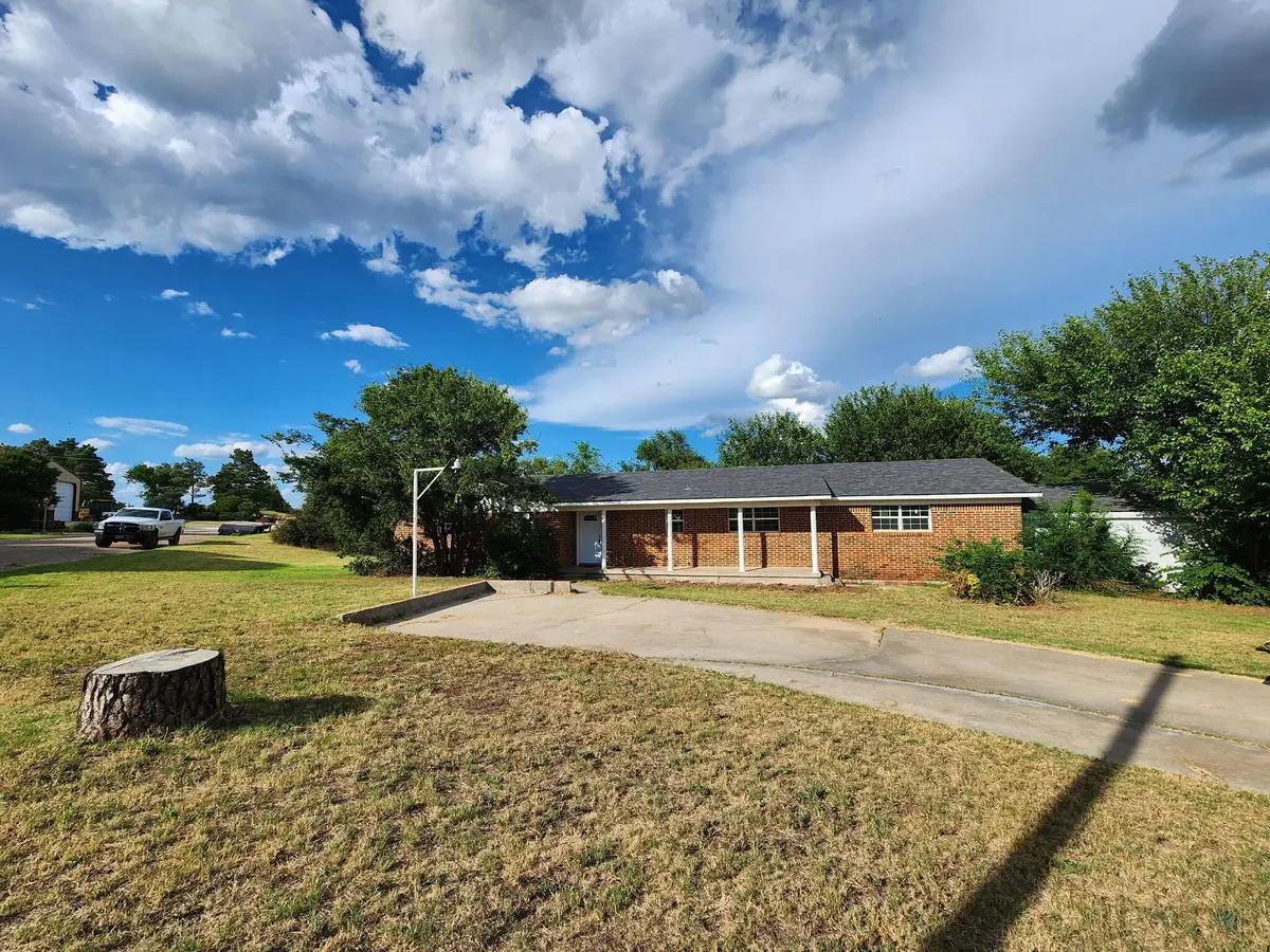 602 N Cypress, McLean, TX 79057 - #1