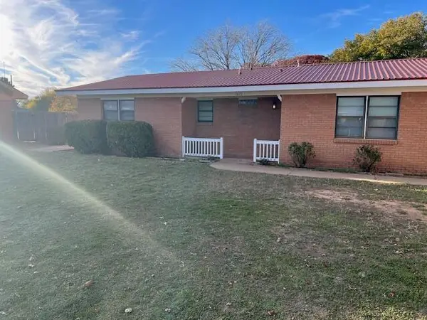 1615 Avenue F, Abernathy, TX 79311