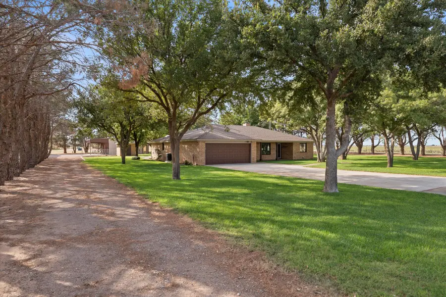 741 Barton Lane, Levelland, TX 79336 - Image #2