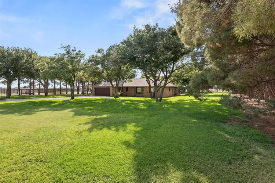 741 Barton Lane, Levelland, TX 79336 - Image #3