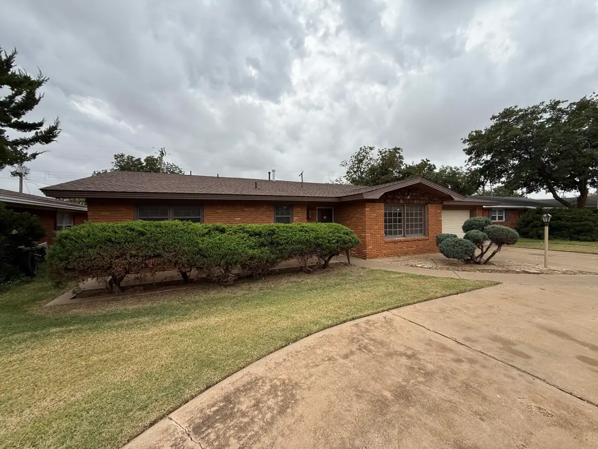 5437 8th Place, Lubbock, TX 79416 - Image #1