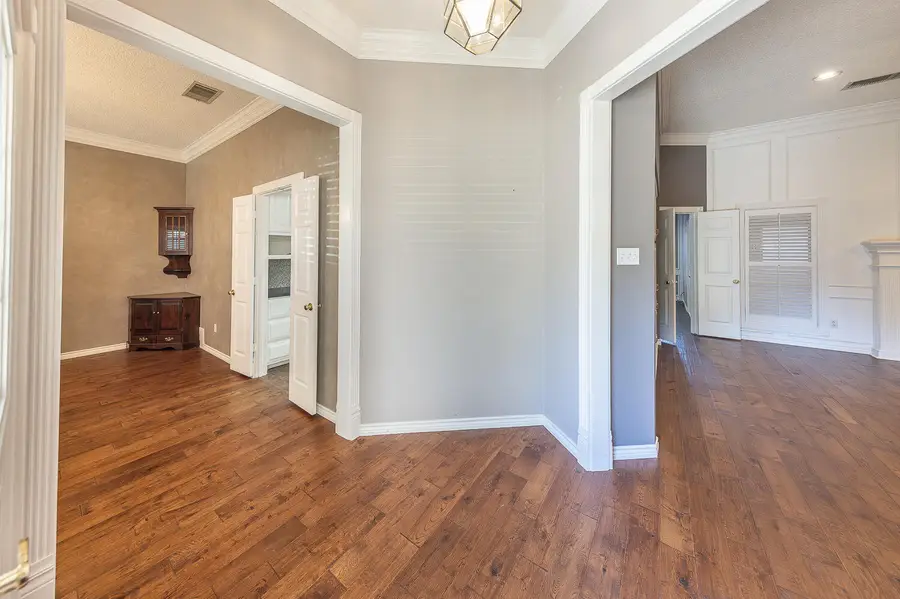 8508 Raleigh Avenue, Lubbock, TX 79424 - Image #2