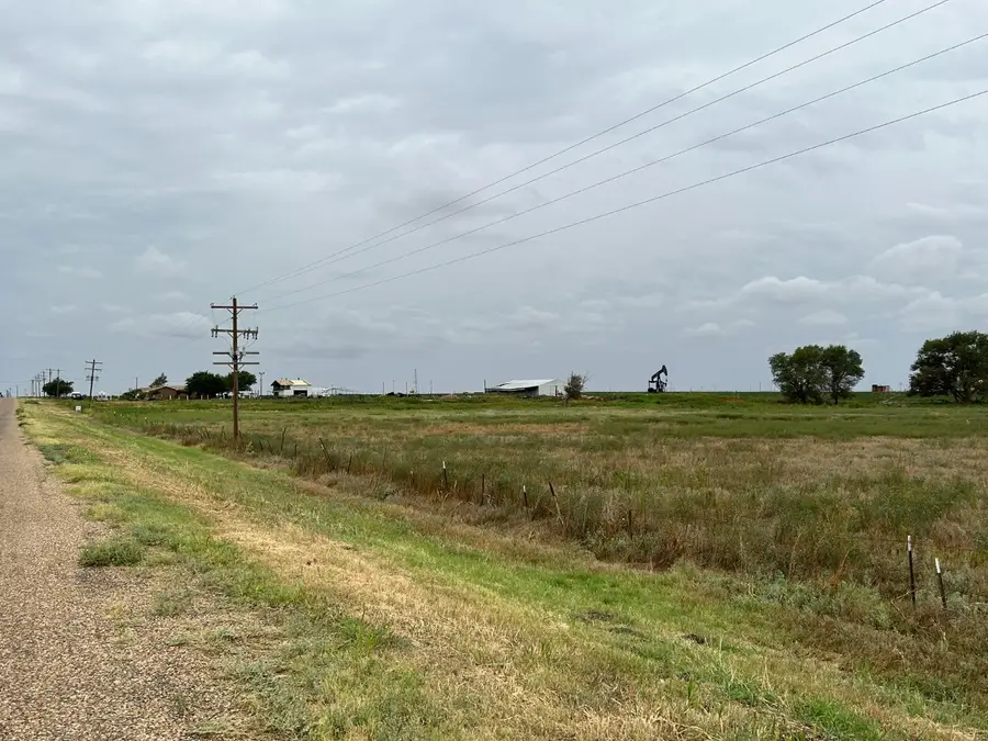 660 Justin Road, Levelland, TX 79336 - Image #2