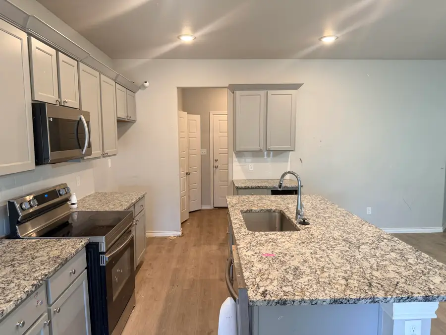 723 E 17th Street, Wolfforth, TX 79382 - Image #2