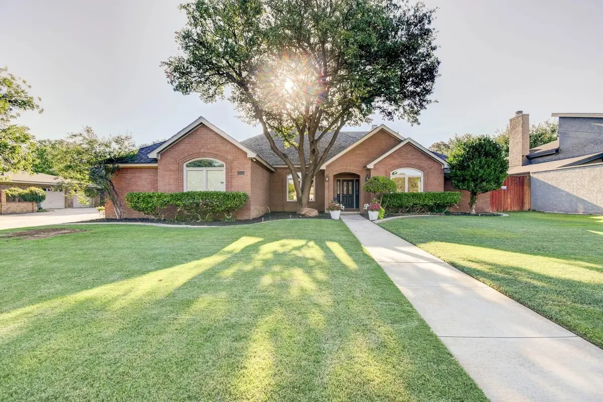 8609 Vicksburg Avenue, Lubbock, TX 79424 - Image #1