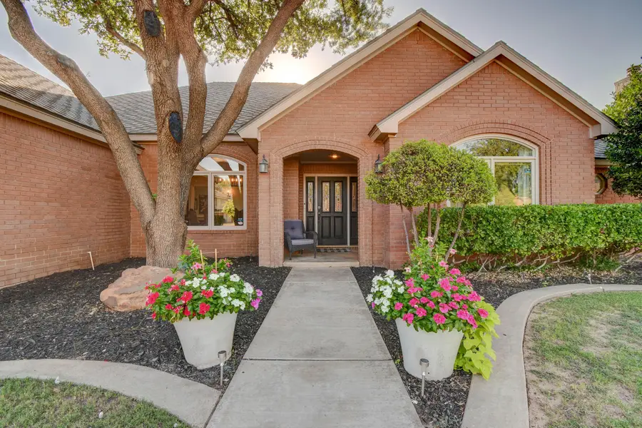 8609 Vicksburg Avenue, Lubbock, TX 79424 - Image #2