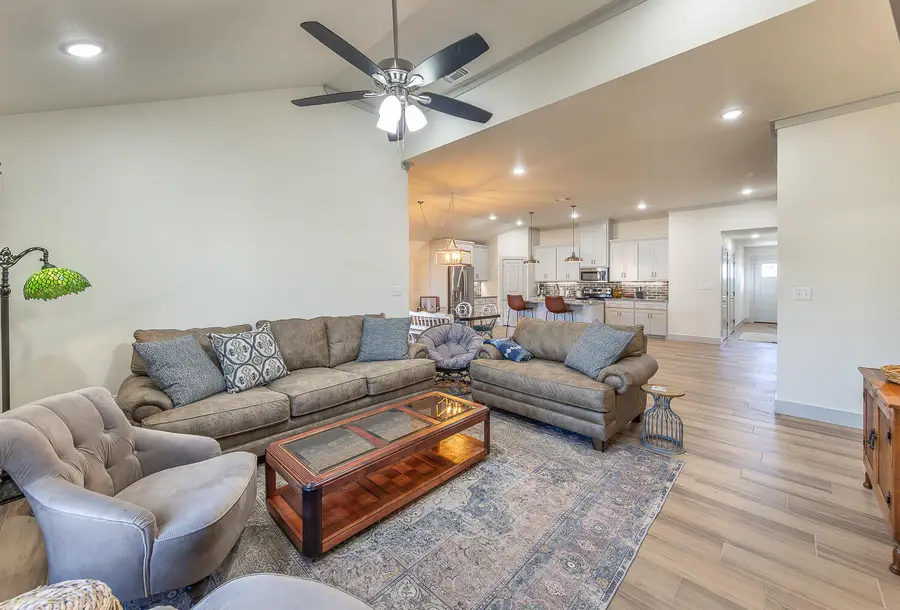 5804 Valencia Avenue, Lubbock, TX 79407 - Image #2