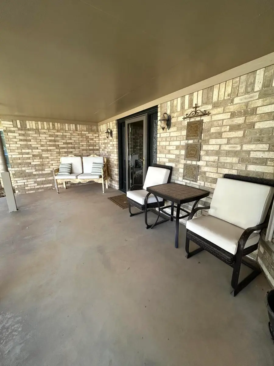 2036 Longhorn Drive, Levelland, TX 79336 - Image #3