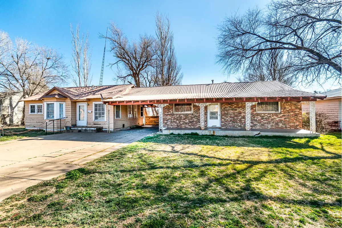 210 N Floyd Avenue, Tulia, TX 79088 - Image #1
